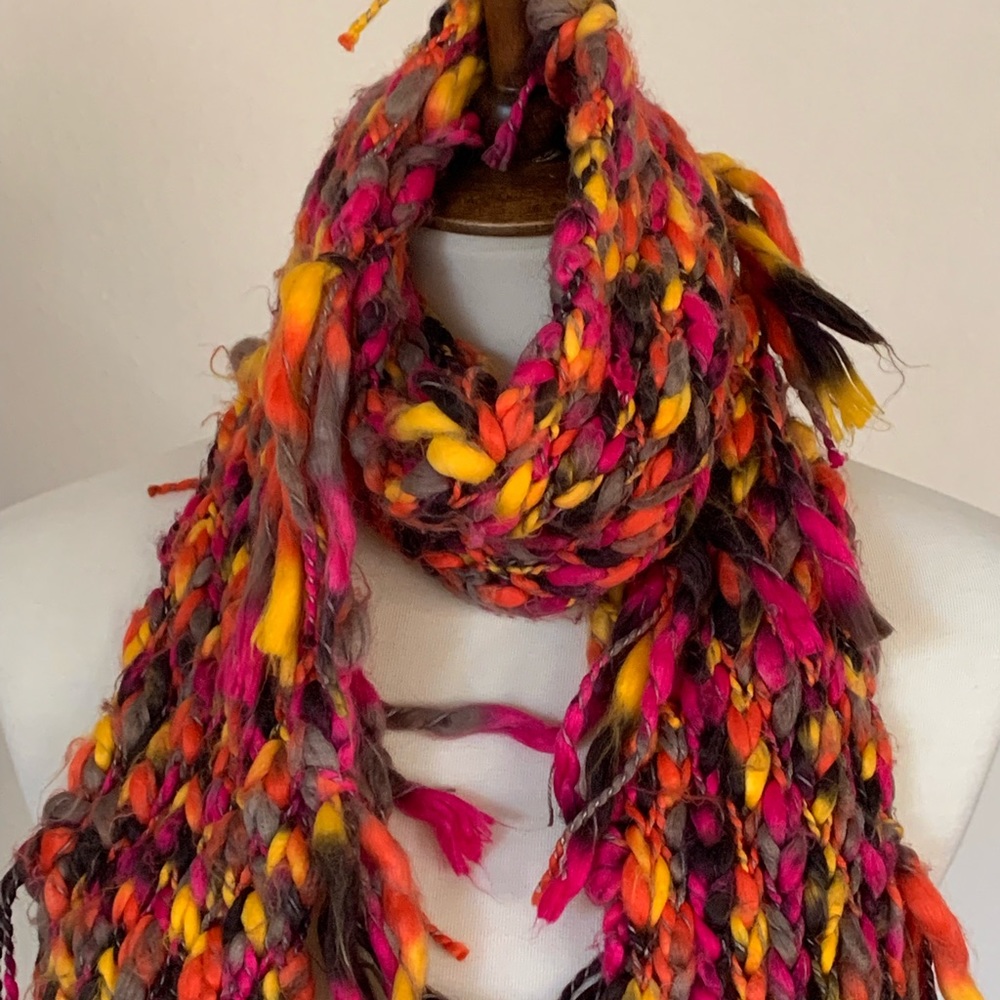 Steve Madden scarf- like new